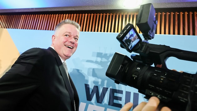 Grodon Schnieder (CDU) ist der strahlende Sieger.