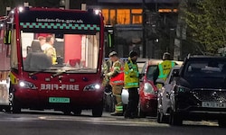 Die Täter setzten nach einem Feuer-Anschlag auf eine Londoner Synagoge auch Rettungsfahrzeuge ...