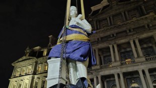 Das Aufstellen wurde scharf kritisiert: Trump könnte damit jahrzehntelange Fortschritte ...