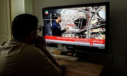 Im iranischen Fernsehen werden schon mögliche Kraftwerke auf Landkarten gezeigt, die von Irans ...