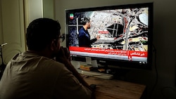 Im iranischen Fernsehen werden schon mögliche Kraftwerke auf Landkarten gezeigt, die von Irans ...