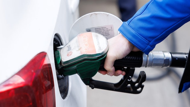 Steigende Energiepreise durch den Iran-Krieg treiben die Inflation und bringen viele Haushalte ...