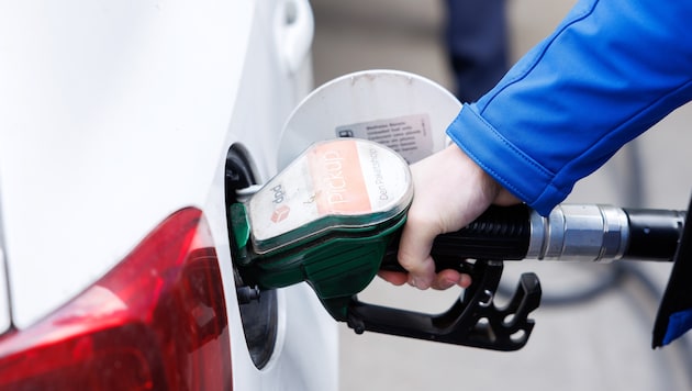 84 Autos und Lkw wurden betankt. (Symbolbild)