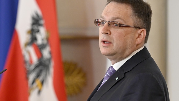 August Wöginger legt seine Funktion als Landesparteiobmannstellvertreter zurück.