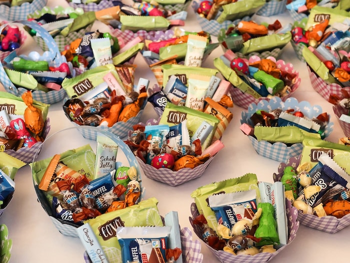 Insgesamt wurden 100 Osternester gepackt.