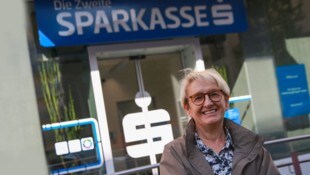 Wie schnell sich das Leben in alle Richtungen verändern kann, weiß Renate Pintzinger (oben) aus ...