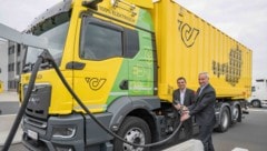 Premiere beim Post-Logistikzentrum Kalsdorf: Der erste E-Lkw geht in Betrieb. Am Foto: ...