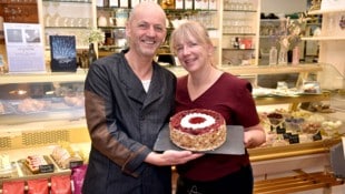 Die Café-Sitzwohl-Besitzer Christoph und Karin Hinteregger sind die Erfinder der ...