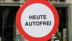 Schon elf Millionen Fass Öl am Tag liegen in Schiffen und Lagern fest. Hält dies länger an, sind ...