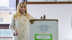 Ministerpräsidentin Giorgia Meloni bei der Stimmabgabe