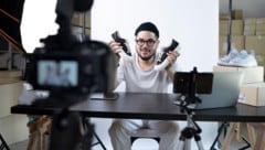 Wer mit Social Media verdient, muss auch zahlen.