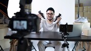 Wer mit Social Media verdient, muss auch zahlen.
