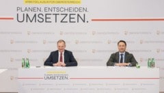 Landeshauptmann Thomas Stelzer (li.) und sein Vize Manfred Haimbuchner tagten mit ihrem ...