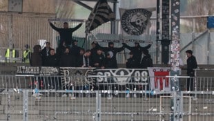 Die wenigen mitgereisten Altach-Fans benahmen sich daneben.