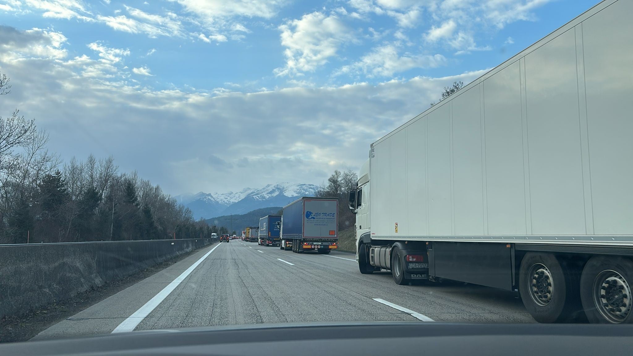 Geduld mussten Fahrzeuglenker Montag auf der A10 haben.