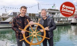 Gemeinsam am Ostbucht-Steuer: Nockis-Star Gottfried Würcher und Mister Matakustix Matthias ...