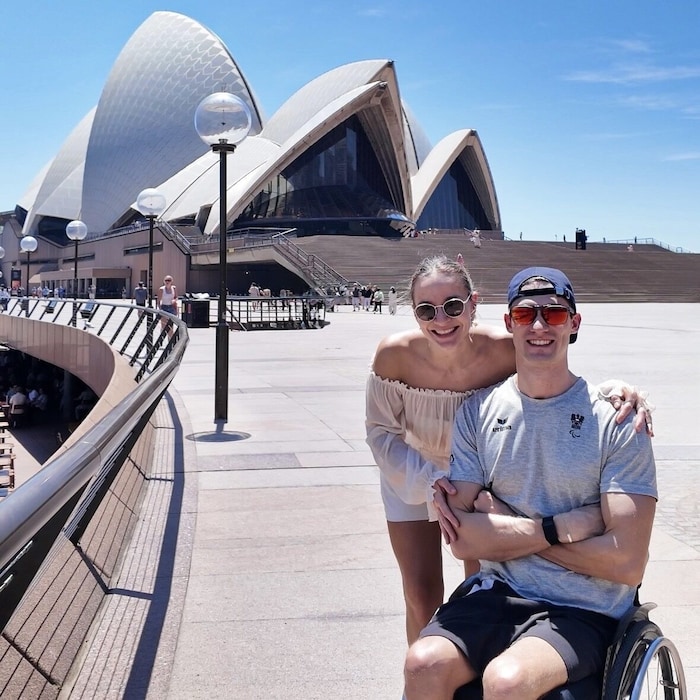 Durch dick und dünn mit seiner Frau Lena – und zu Sehenswürdigkeiten.