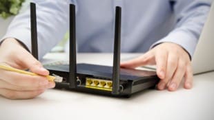 Cyberkriminelle hätten in der Vergangenheit Sicherheitslücken in ausländischen Geräten ...