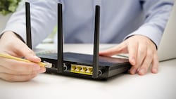 Cyberkriminelle hätten in der Vergangenheit Sicherheitslücken in ausländischen Geräten ...