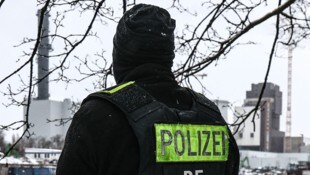 Der mutmaßliche Spion wurde am Dienstag in Berlin von Beamten des Bundeskriminalamts ...