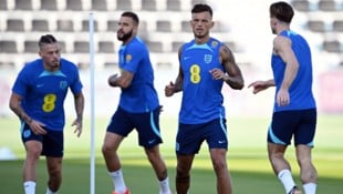 Ben White (2.v.r.) ist zurück im Kader der „Three Lions“.