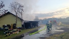 Rund 40 Feuerwehrleute waren bei dem Brand im Einsatz.