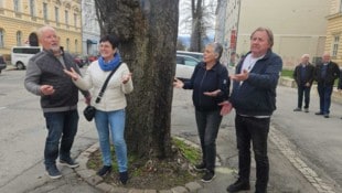Die Steirer zeigten sich verwundert über die trostlose Bahnhofsumgebung: „Wo geht‘s hier zum ...