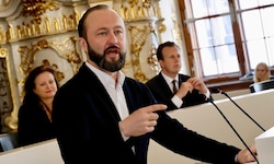 Max Lercher attackierte im Landtag Gesundheitslanderat Karlheinz Kornhäusl (im Hintergrund). 