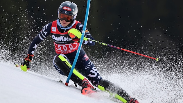 Mikaela Shiffrin leads in Hafjell.