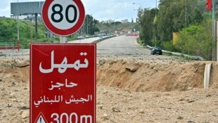 Eine beschädigte Brücke bei der südlibanesischen Stadt Tyros
