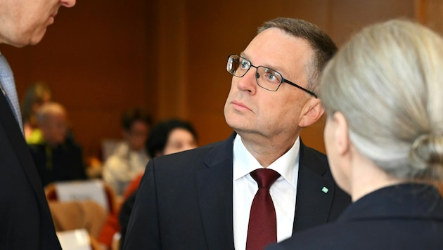 August Wöginger steht derzeit in Linz vor Gericht.