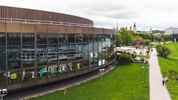 Das Linzer Brucknerhaus ist aus dem Tiefschlaf erwacht, immer öfter sind Konzert sehr rasch ...