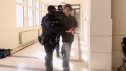 Der 15-Jährige sitzt in kürzester Zeit das zweite Mal wegen Terrorvorwürfen im Wiener Landl – ...