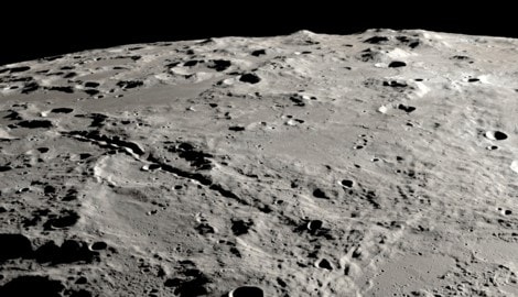 Ein kleiner Rover könnte kilometerlange und sehr leichte Glasfaserkabel auf der Mondoberfläche ...