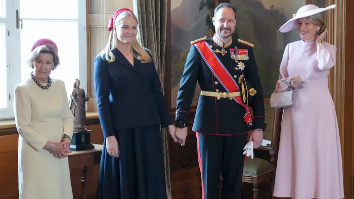 Am 24. März zeigten sich Mette-Marit und Haakon Hand in Hand bei der Audienz des belgischen ...