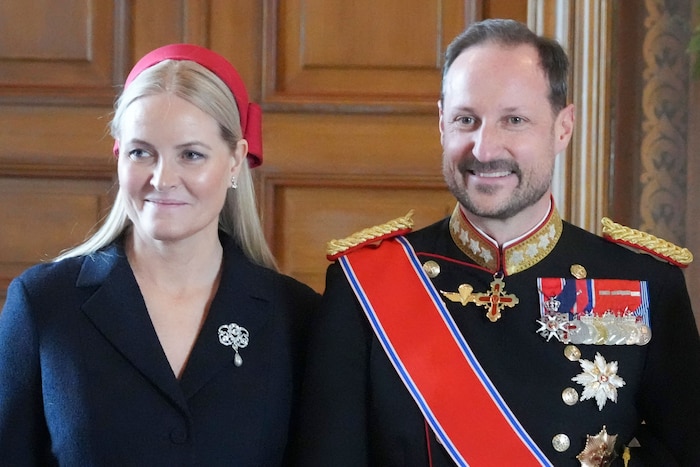 Kronprinzessin Mette-Marit und Kronprinz Haakon während der Audienz