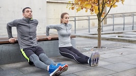 Parkbänke, Treppen und Mauern sind ideale Trainingsgeräte für das „Street-Workout“. 