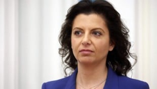 Den Ärzten zufolge darf Simonjan alles, bis auf eines – nämlich weinen. Wie sie das machen soll, ...