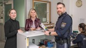 Polizei-Gewaltschutzreferentin Hannah Buchmann, Marina Sorgo und Kommandant Markus Liechtenecker ...