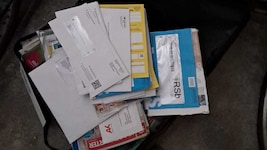 Die Angeklagte versteckte mehrere Briefe und Retourpoststücke im Keller ihres ...