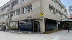 Diese Filiale der Raiffeisenbank am Campus der Johannes Kepler Universität in Linz wurde am ...