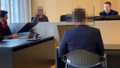 Zwar entschlug sich seine Ehefrau vor Gericht der Aussage, am Ende wurde der angeklagte ...