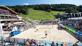 Vor mehr als 15 Jahren präsentierten sich die Beachvolleyballer bereits im Zielstadion der ...