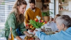 Ostern wird von vielen traditionell mit der Familie gefeiert.