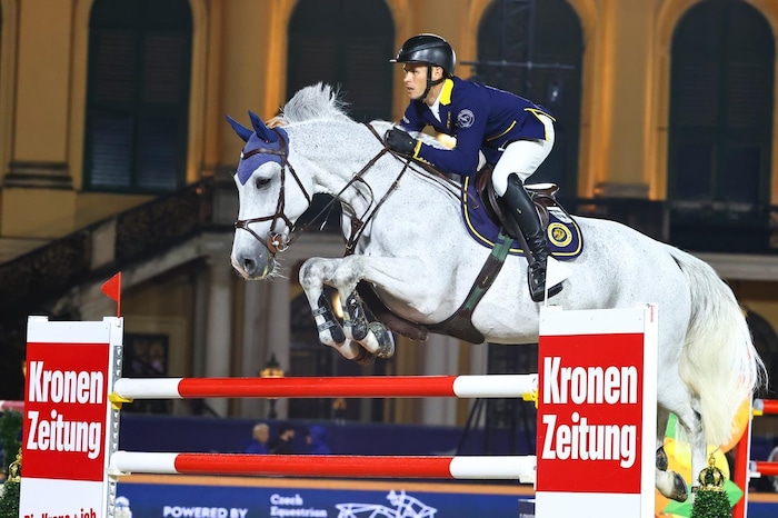 Die „Krone“ ist auch 2026 wieder als Partner der Longines Global Championship Tour vor dem ...