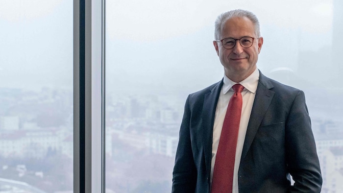 OMV-Chef Alfred Stern (Bild) sieht die Energieversorgung durch den Iran-Krieg stärker bedroht ...