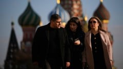 Panik in Moskau: Netzwerke wie WhatsApp, X und Instagram oder auch die zu Tausenden gesperrten ...