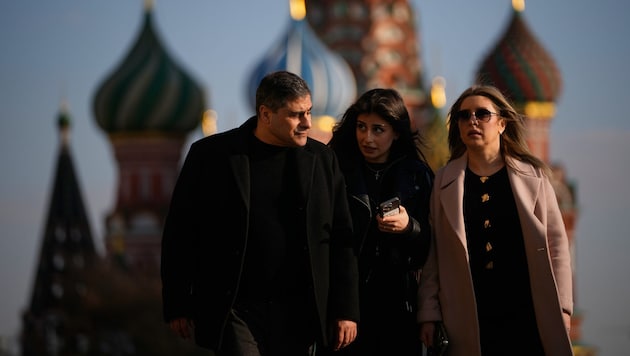 Panik in Moskau: Netzwerke wie WhatsApp, X und Instagram oder auch die zu Tausenden gesperrten ...