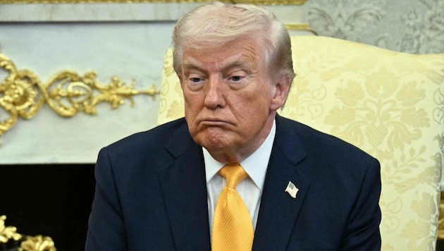 Spritpreise und Krieg drücken Trump abermals auf ein neues Rekordtief.