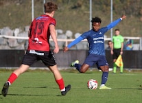 Nächste Niederlage für Felix Adjei (re.) und den FC Pinzgau.